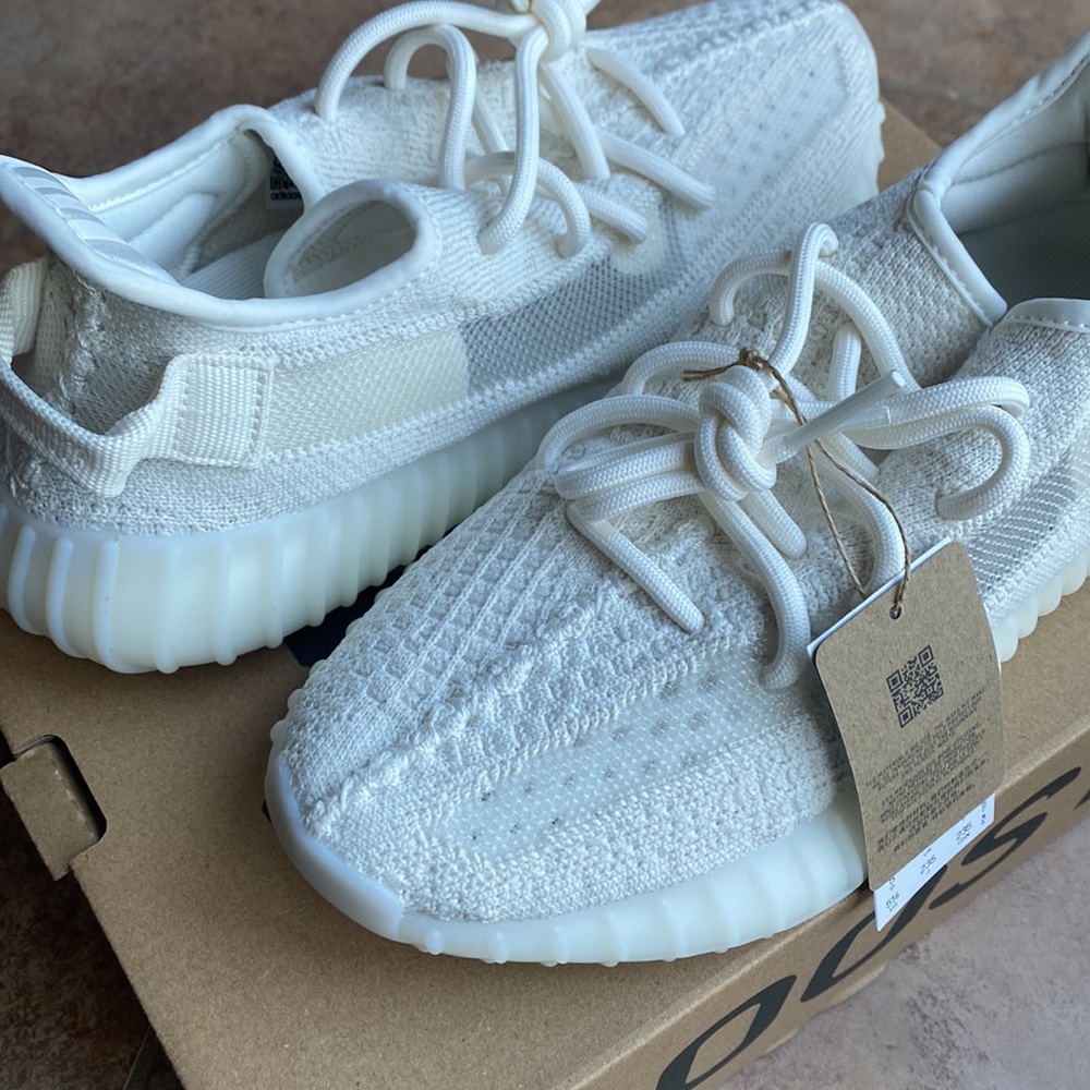 🚨sold🚨 Adidas Yeezy Boost 350 V2